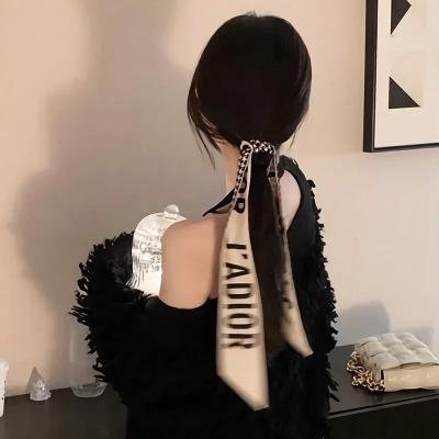 爱丽丝小姐家的地炉旁边